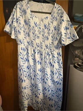 Women's Blue Leaf Print Smocked Waist Dress